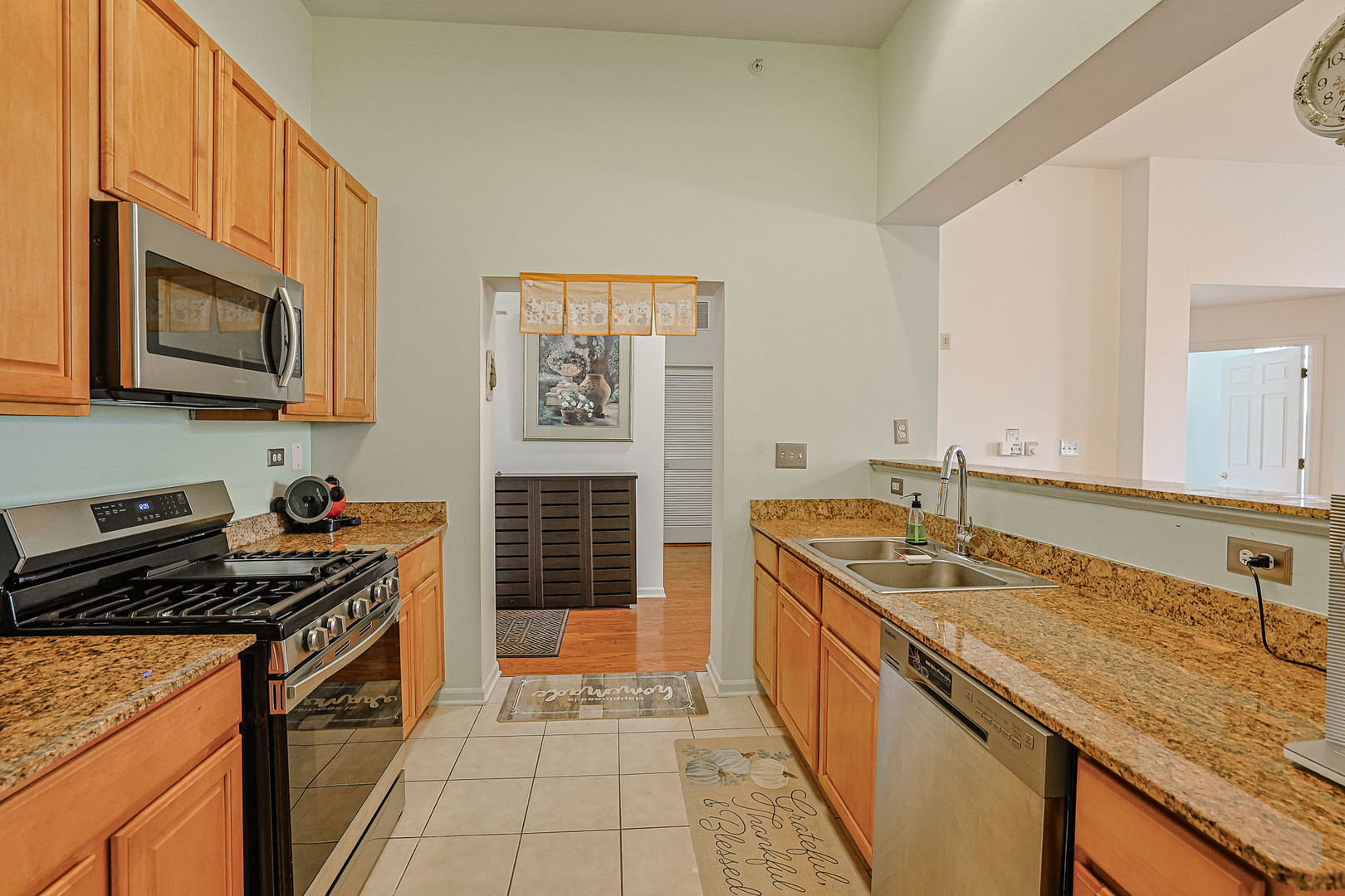 1739 Tudor Lane 308 Property Photo 9