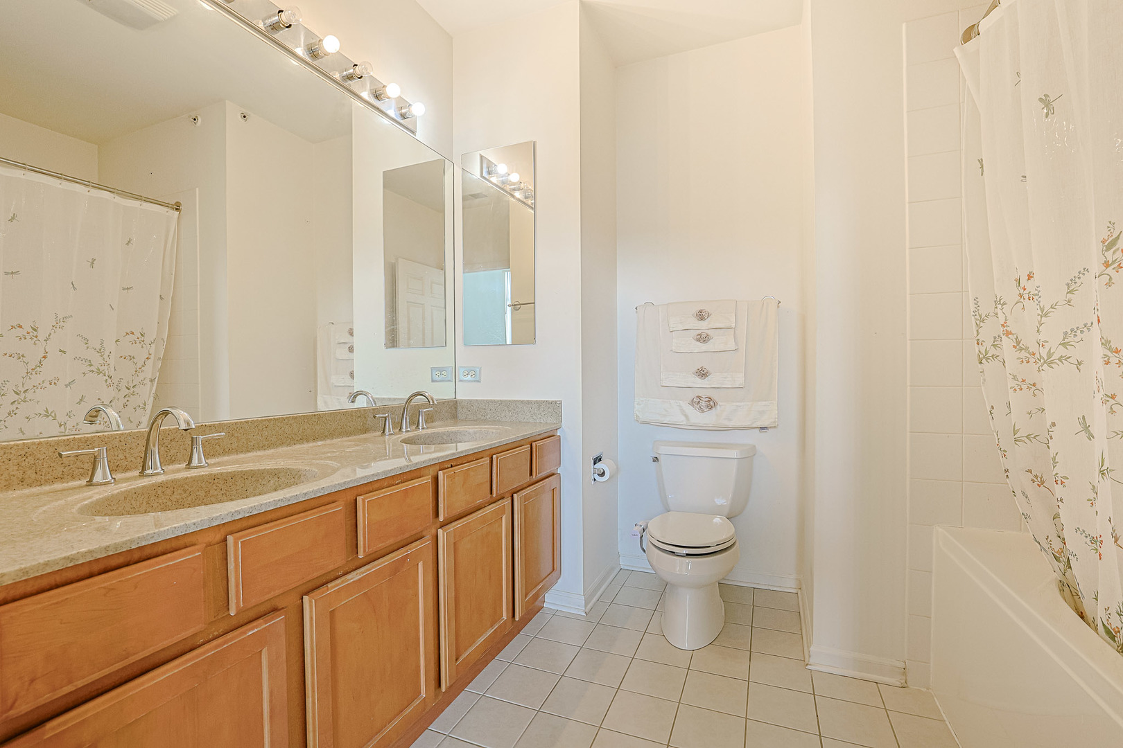 1739 Tudor Lane 308 Property Photo 12