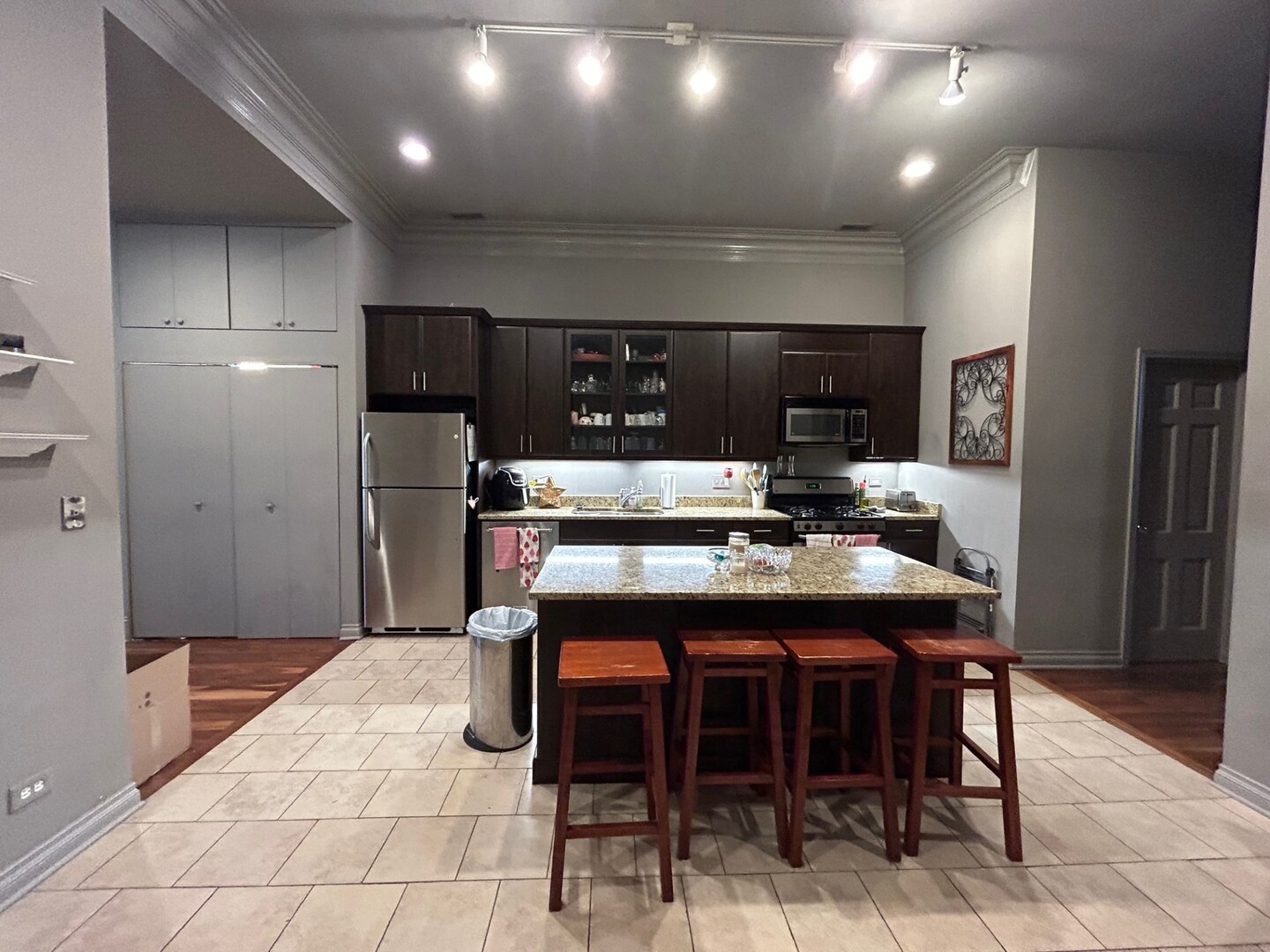 15 E Pearson Street 3 Property Photo 5