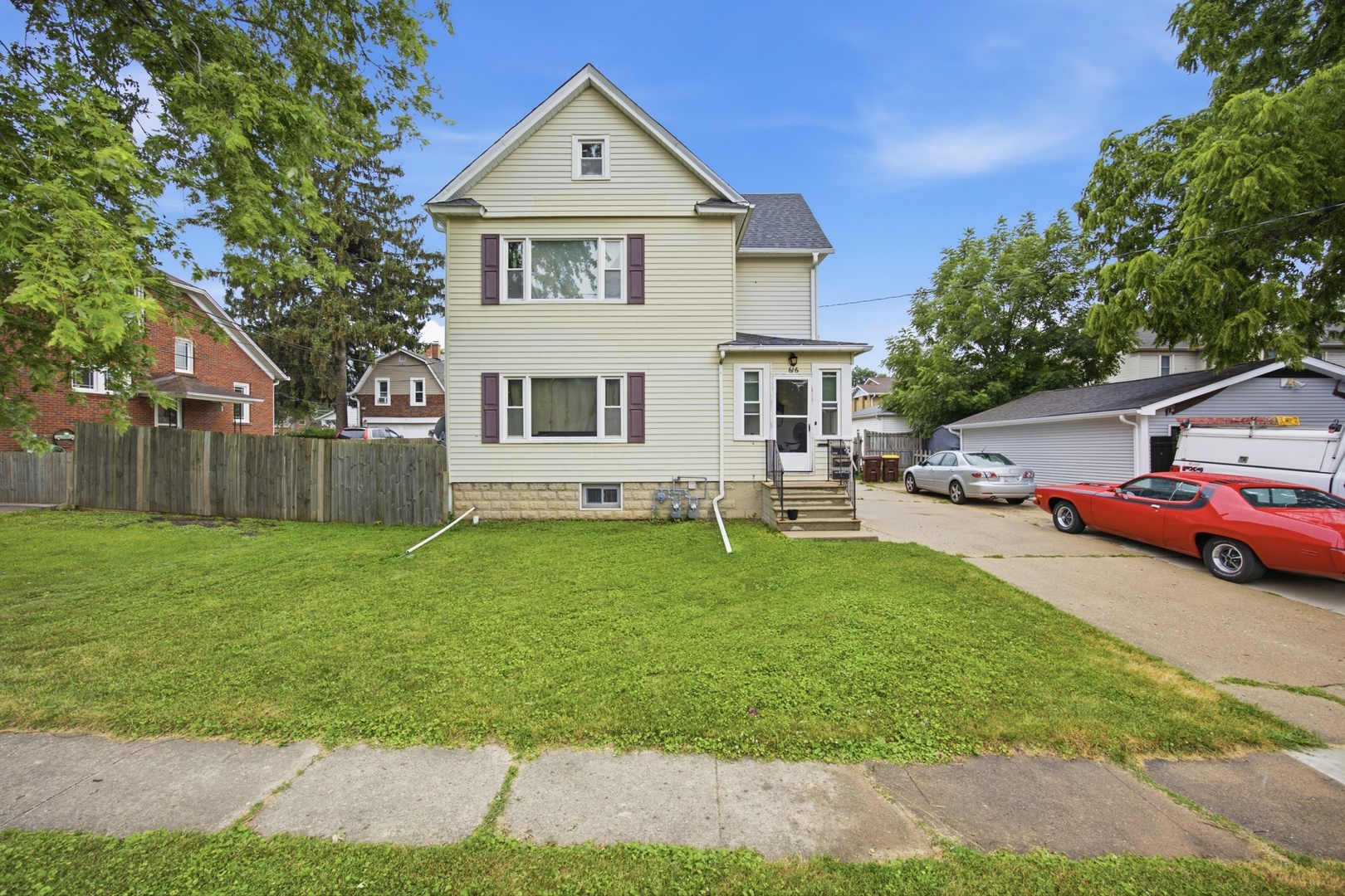 616 S Jefferson Street Property Photo 1