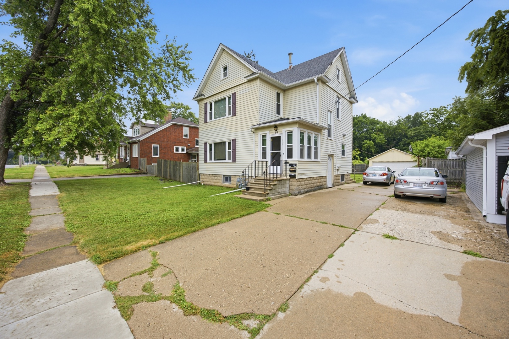 616 S Jefferson Street Property Photo 2