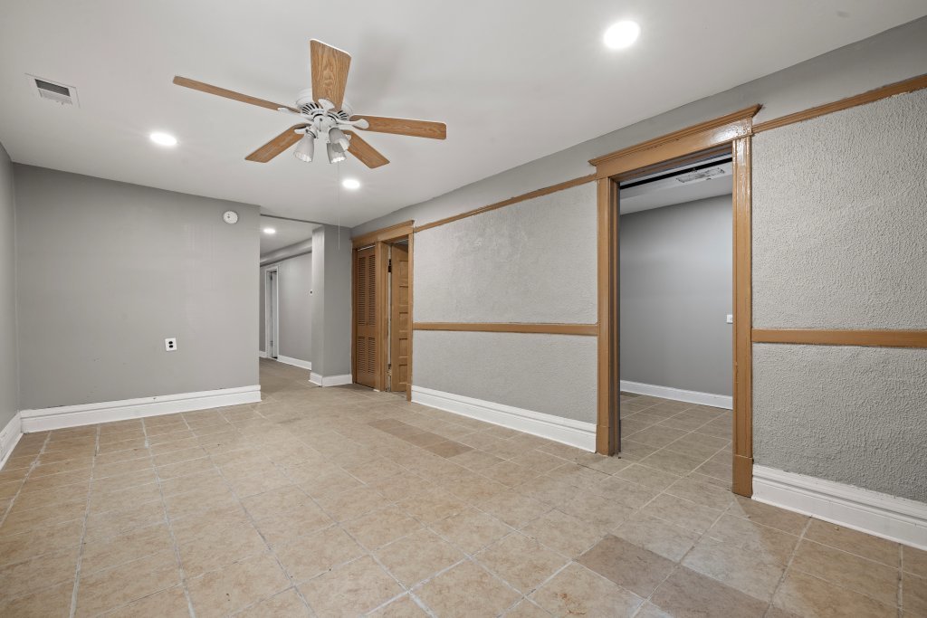 4320 S Marshfield Avenue Property Photo 3
