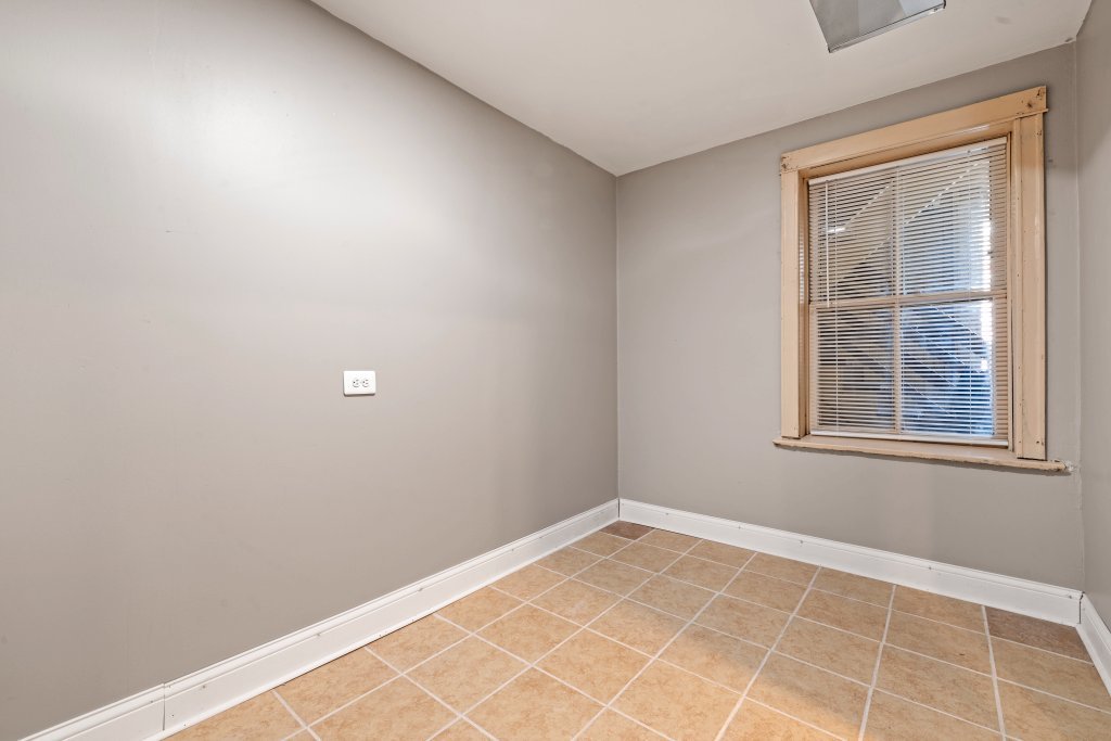 4320 S Marshfield Avenue Property Photo 5