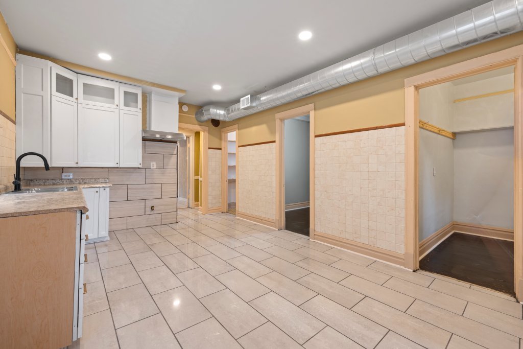 4320 S Marshfield Avenue Property Photo 17