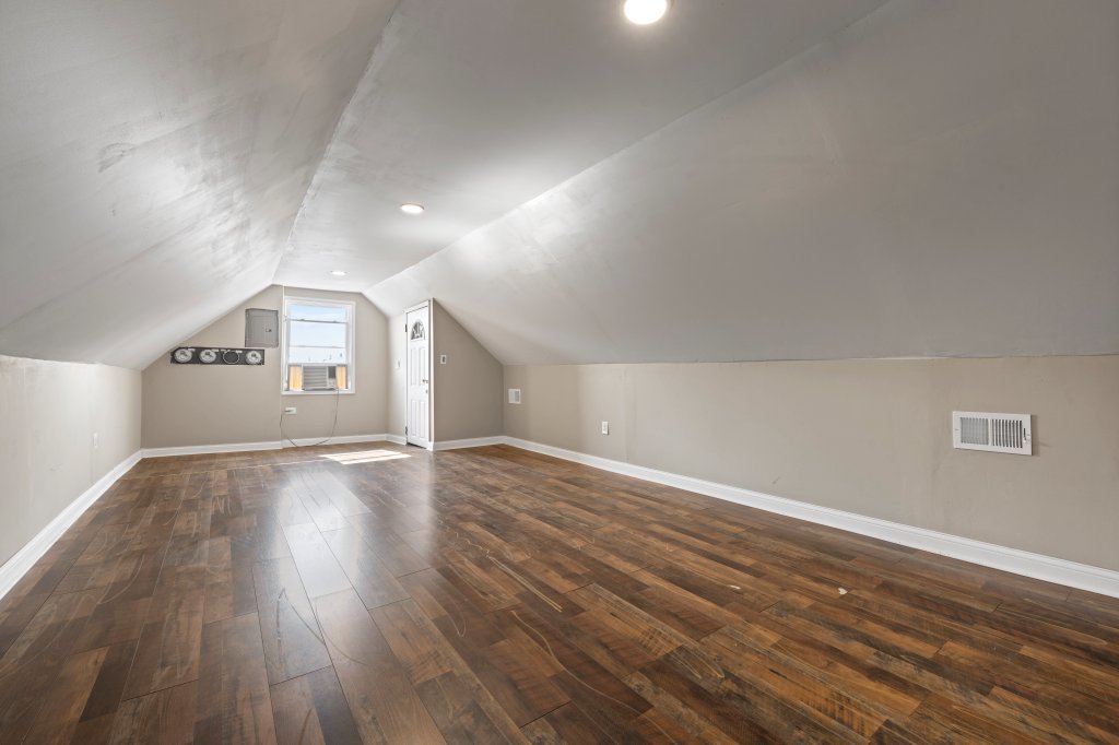 4320 S Marshfield Avenue Property Photo 21