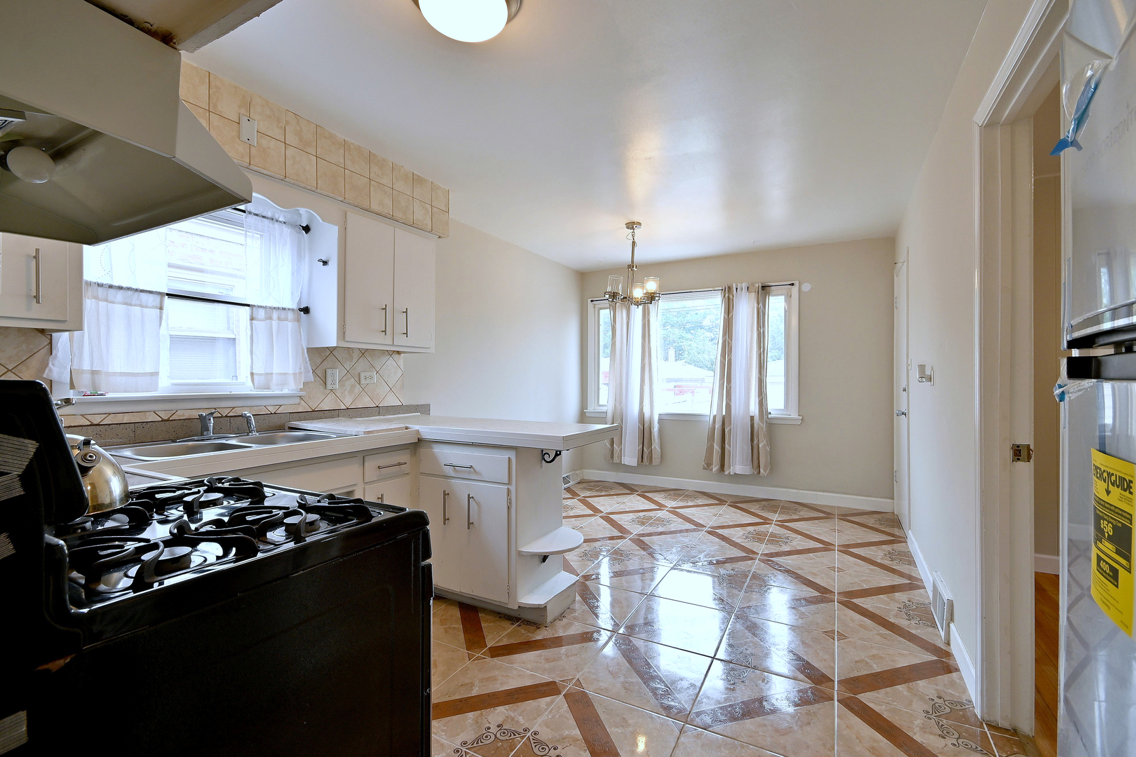 11121 S Ewing Avenue Property Photo 5