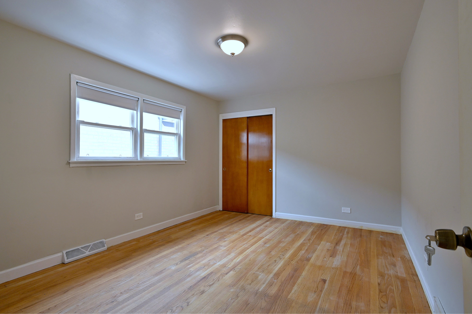 11121 S Ewing Avenue Property Photo 7