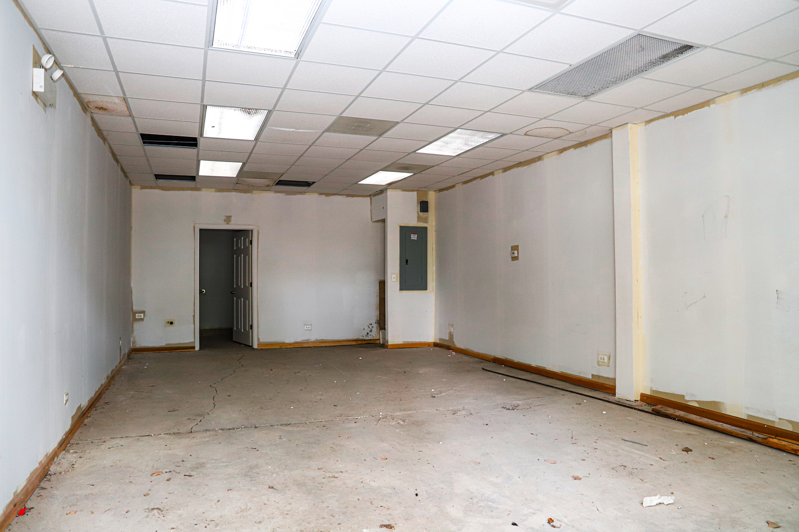 2418 W Cermak Road B Property Photo 9