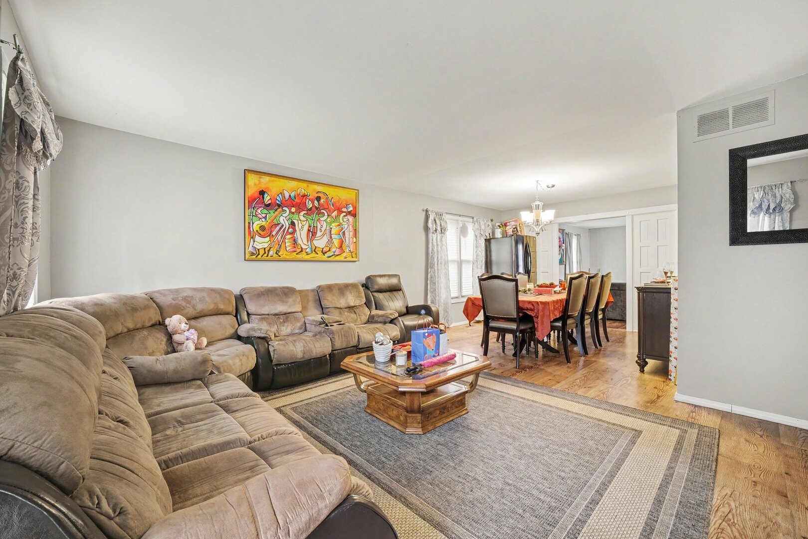 532 Carlyle Lane Property Photo 3