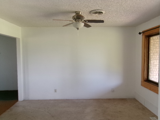 1074 N 2nd Road Property Photo 4