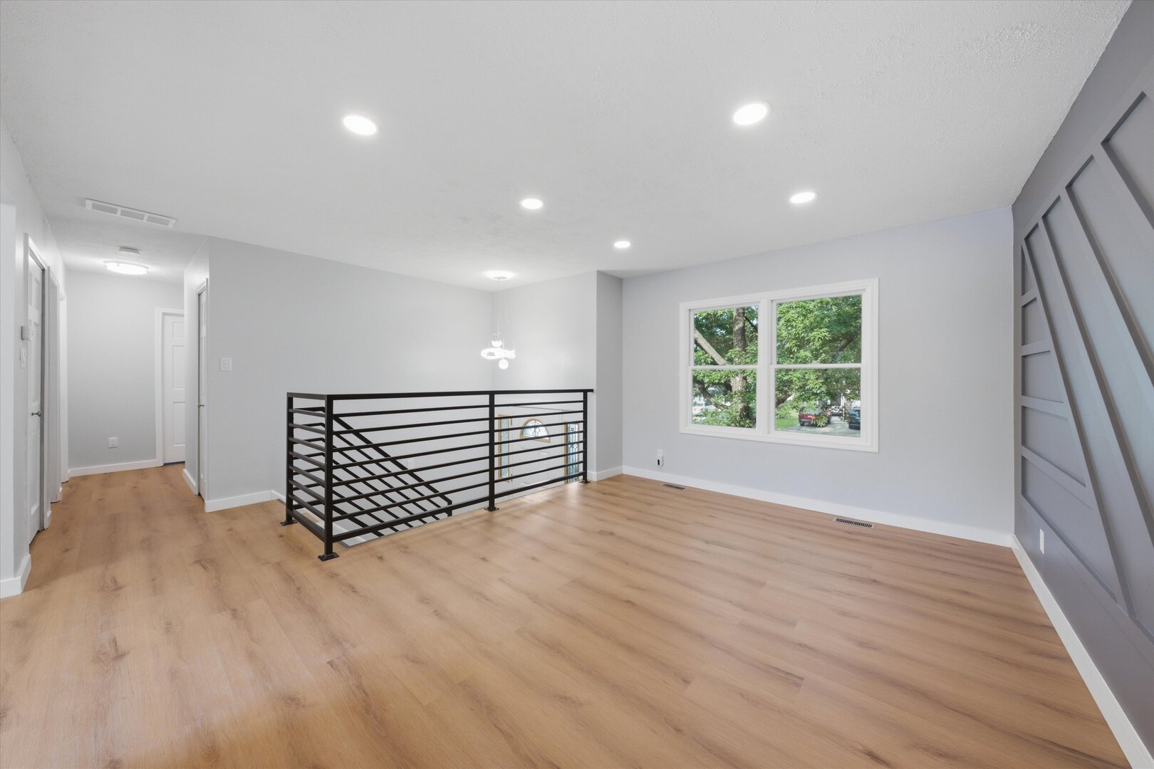 212 Kenilworth Drive Property Photo 6