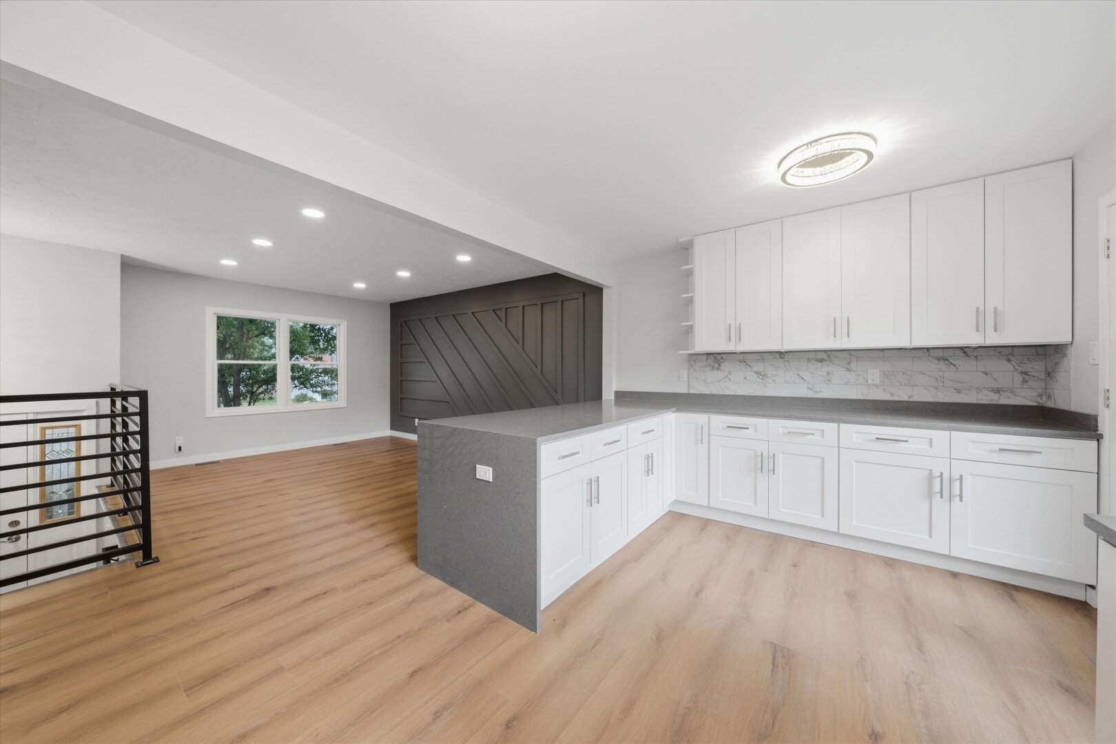 212 Kenilworth Drive Property Photo 8
