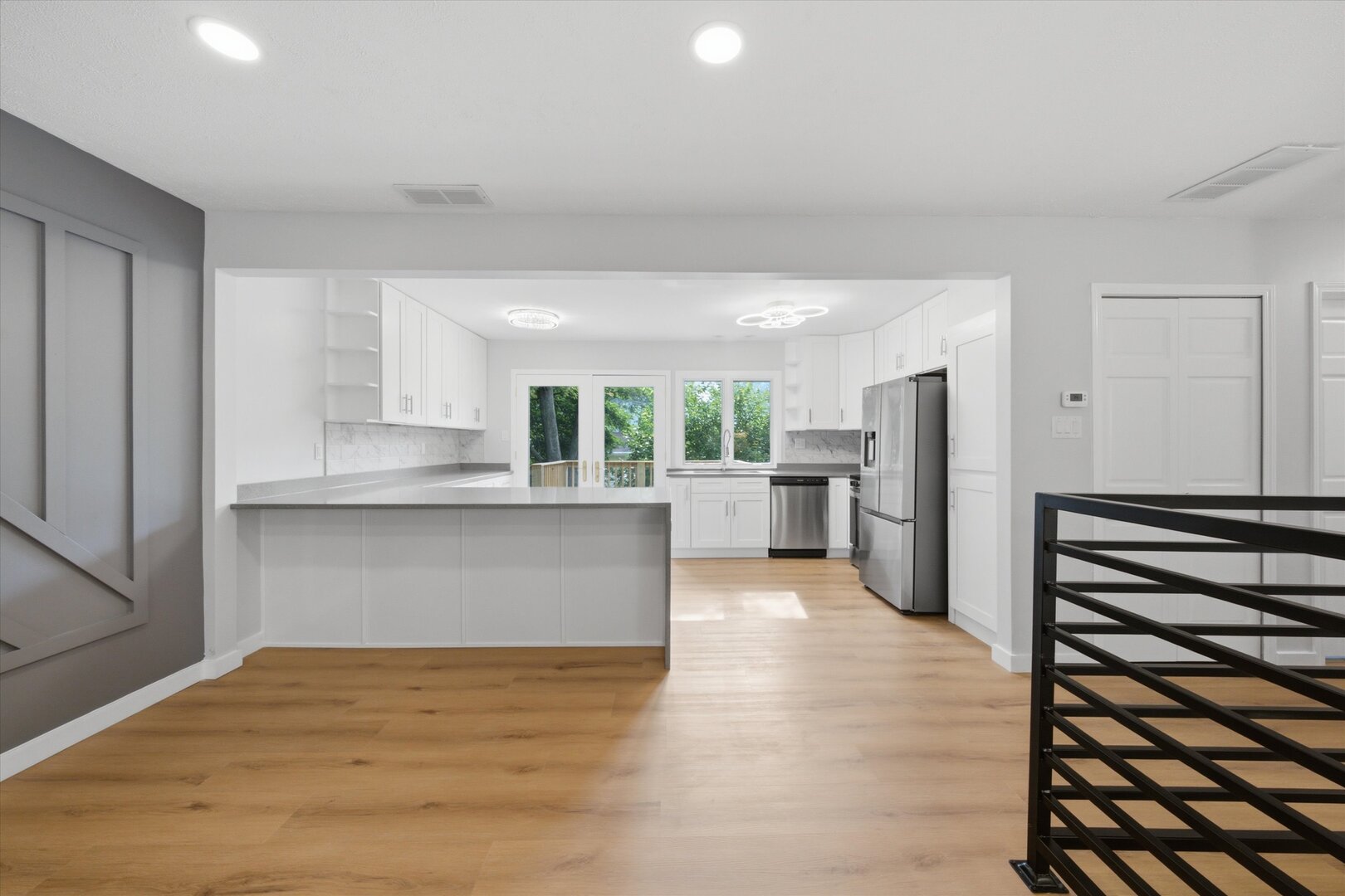 212 Kenilworth Drive Property Photo 11