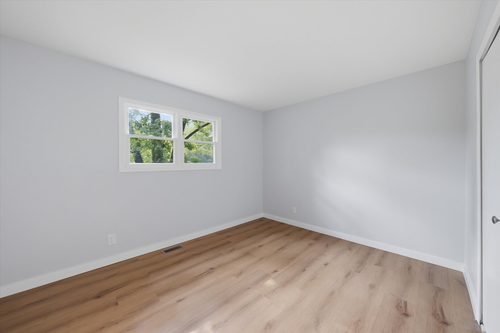 212 Kenilworth Drive Property Photo 16