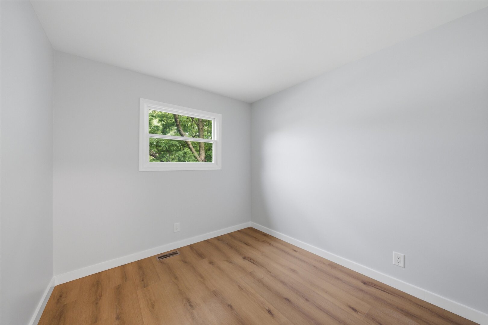 212 Kenilworth Drive Property Photo 18