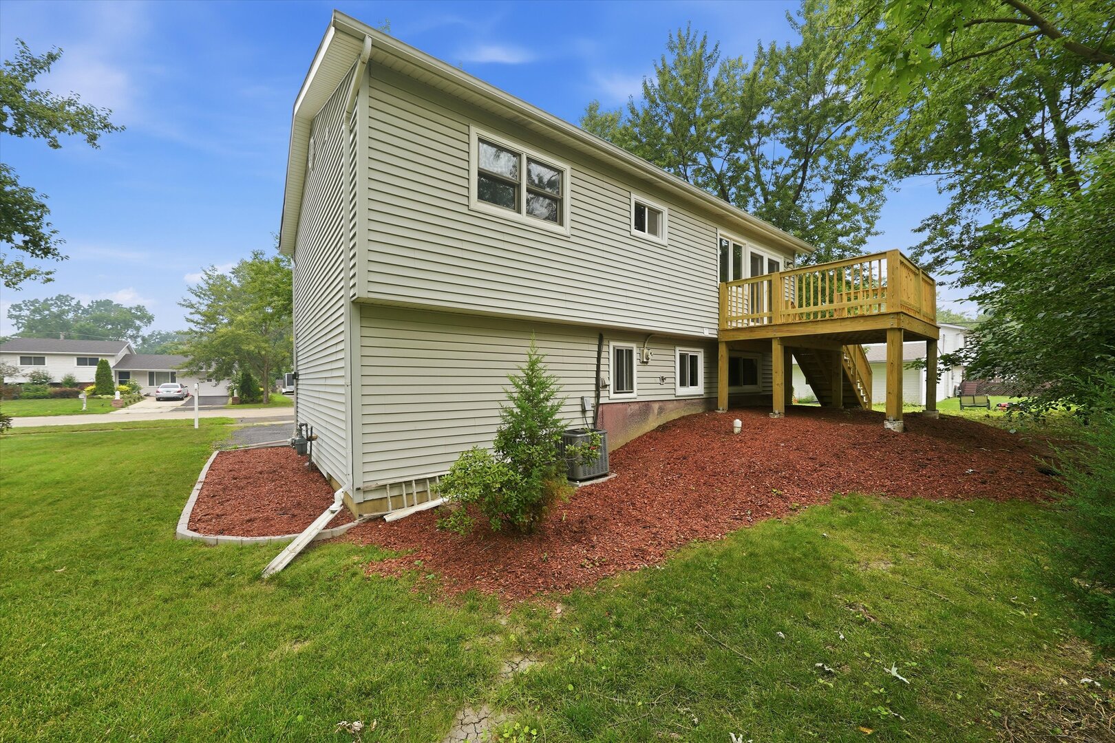 212 Kenilworth Drive Property Photo 32