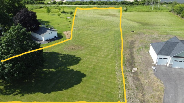 2740 Molitor Road Property Photo 2