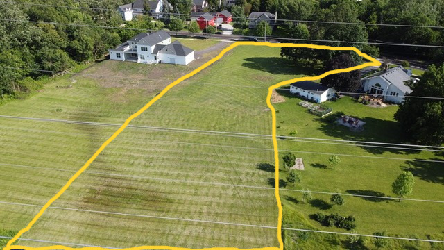 2740 Molitor Road Property Photo 4