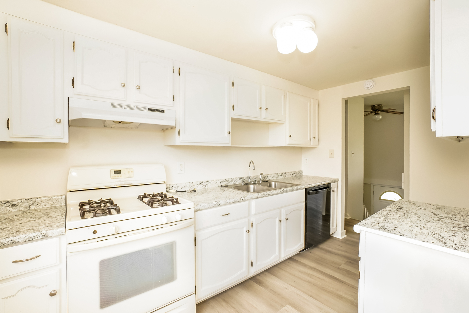 6743 Leland Avenue Property Photo 2
