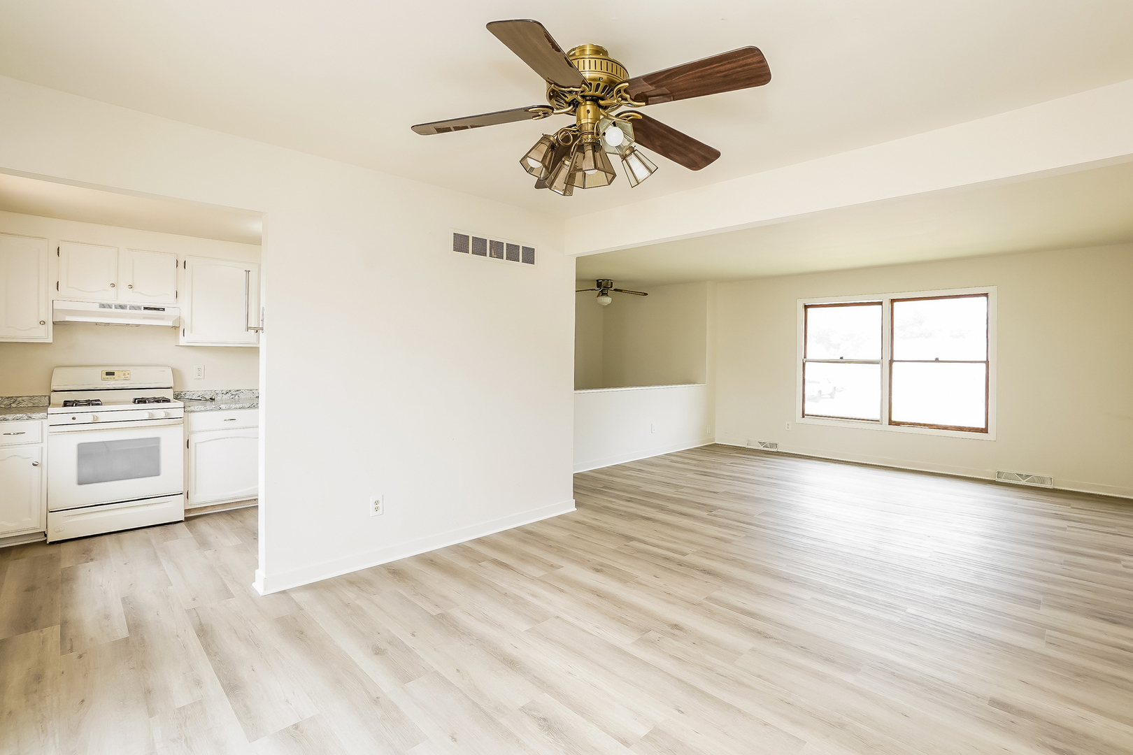 6743 Leland Avenue Property Photo 3