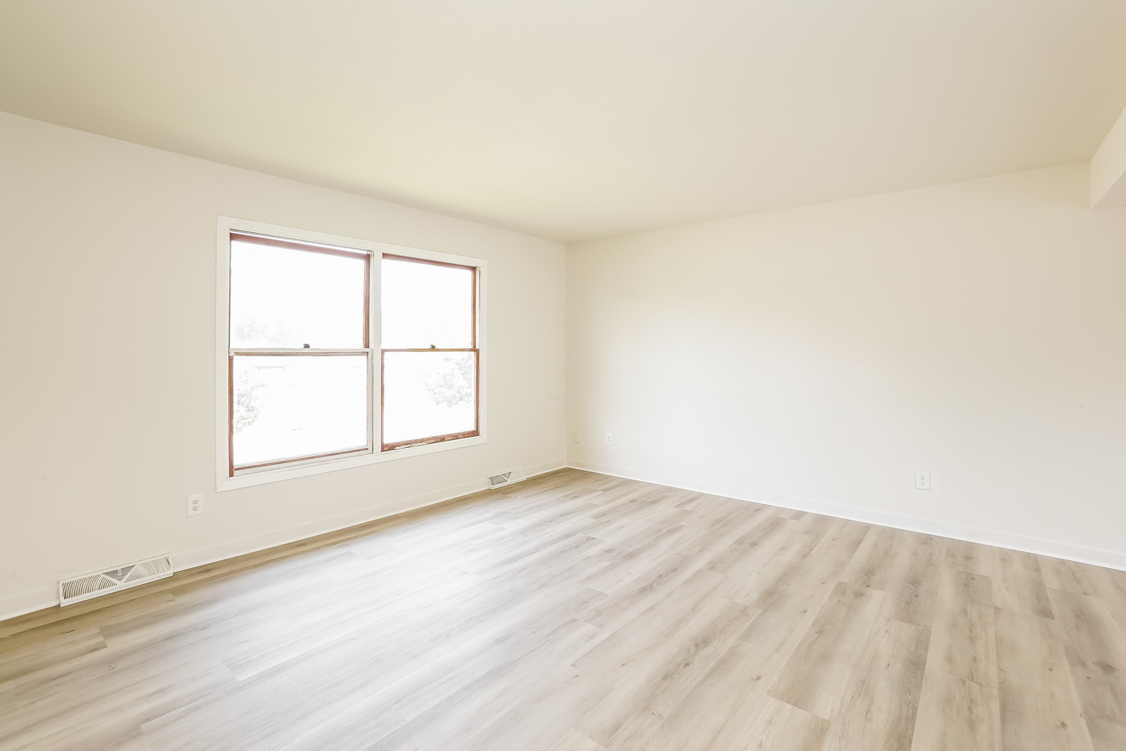 6743 Leland Avenue Property Photo 4