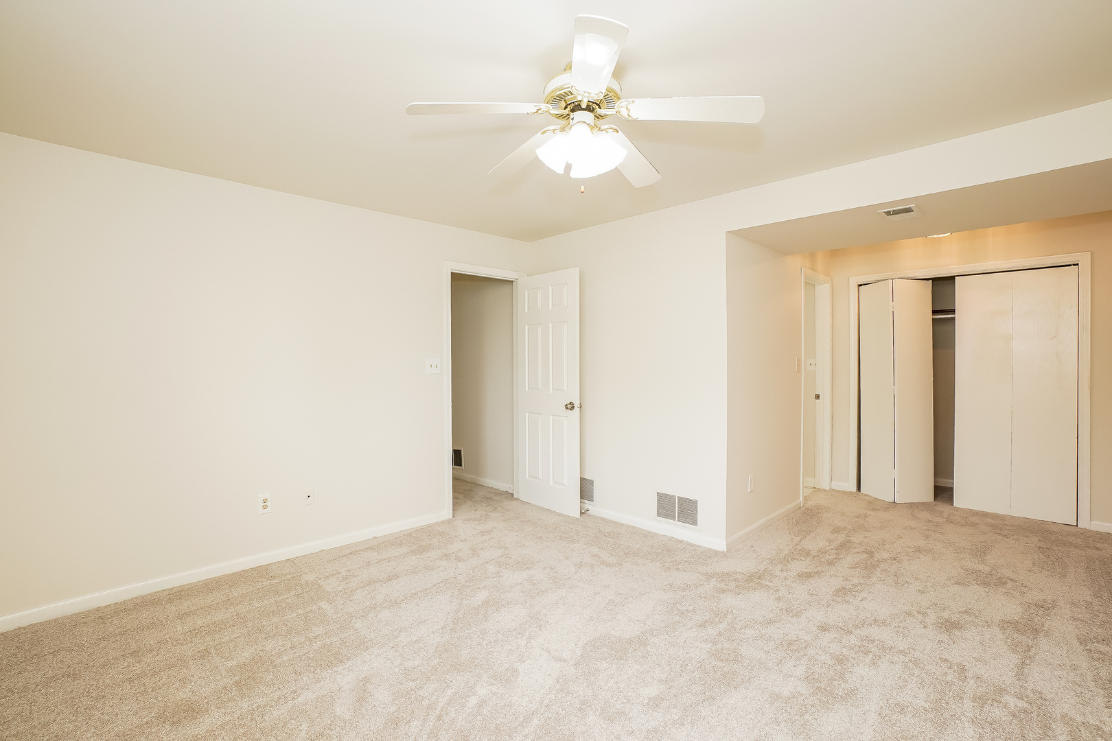 6743 Leland Avenue Property Photo 6