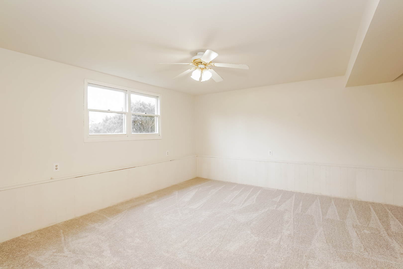 6743 Leland Avenue Property Photo 7