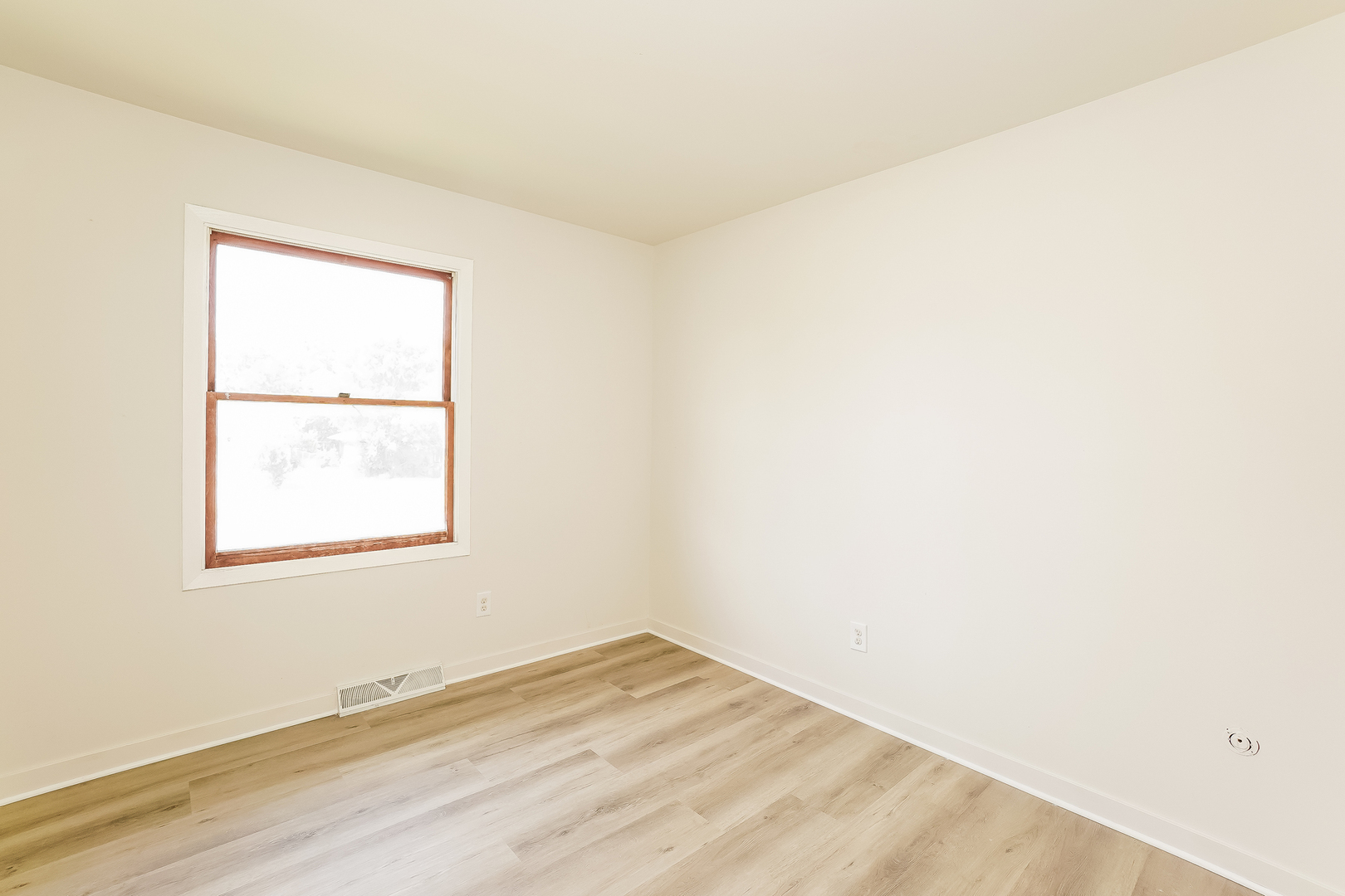 6743 Leland Avenue Property Photo 12