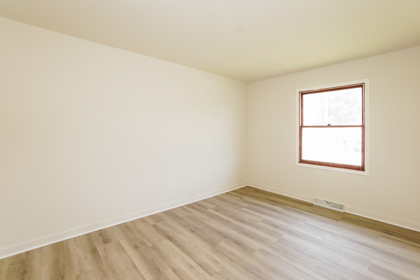 6743 Leland Avenue Property Photo 13