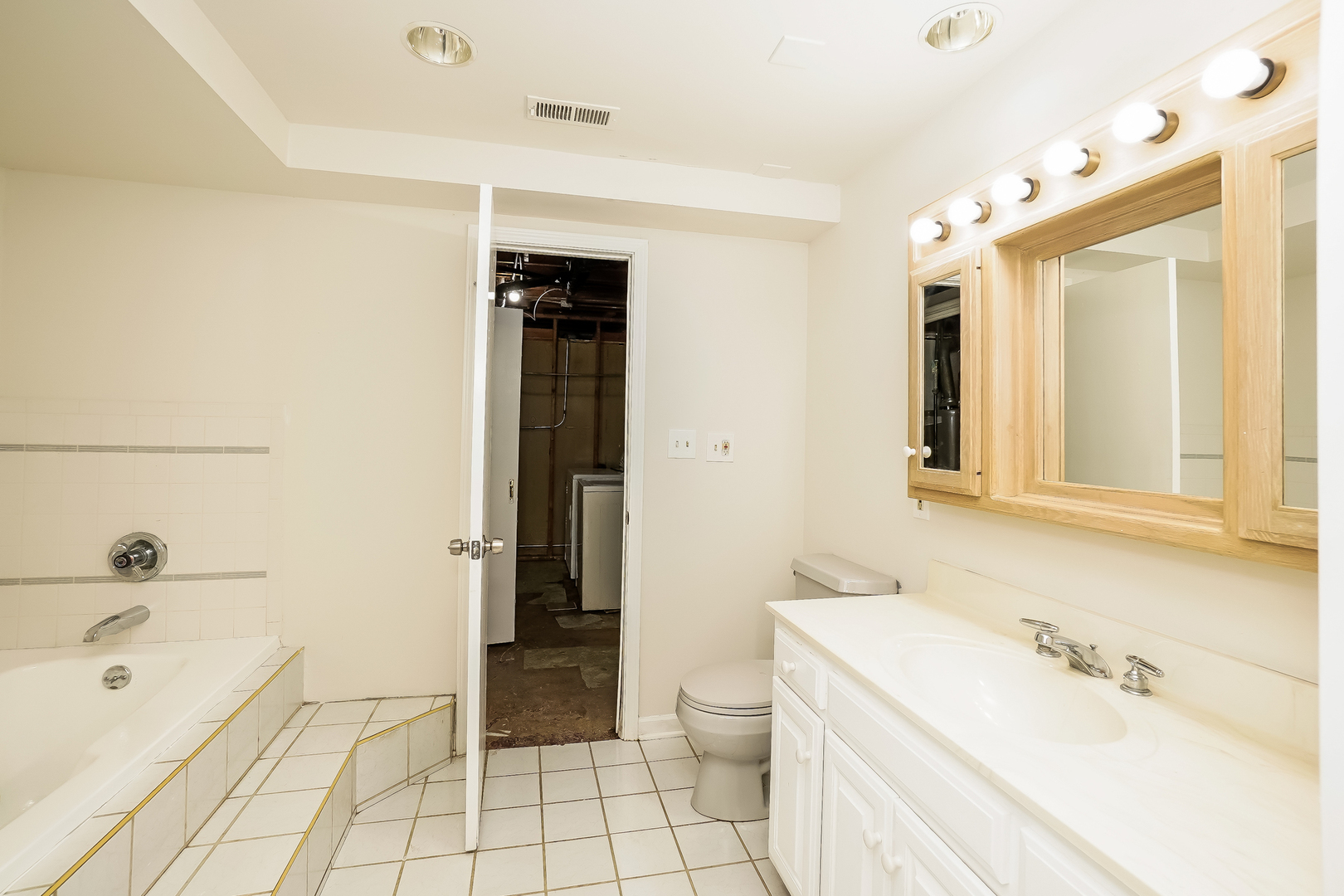 6743 Leland Avenue Property Photo 16