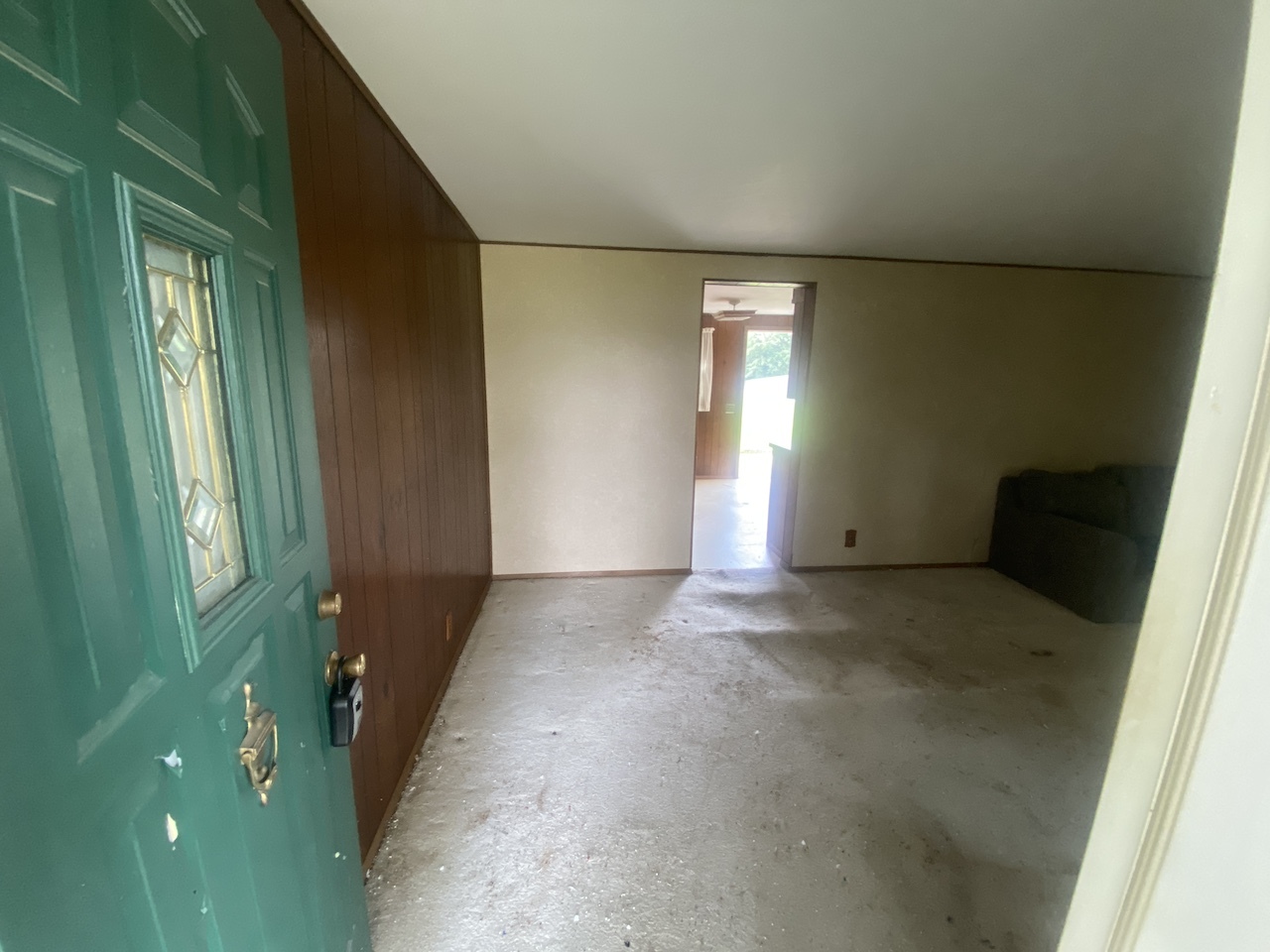 515 E Ross Lane Property Photo 5