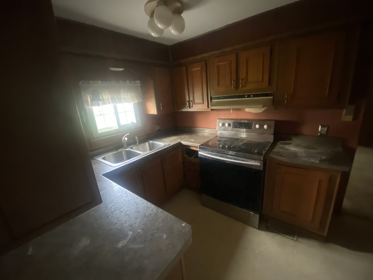 515 E Ross Lane Property Photo 8