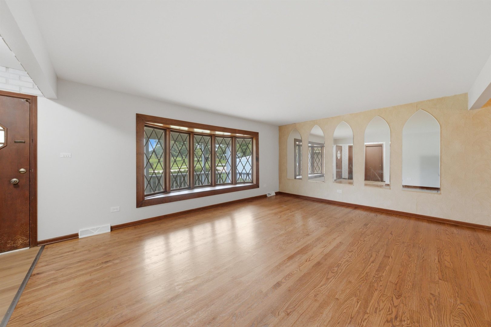 601 Honey Locust Lane Property Photo 8