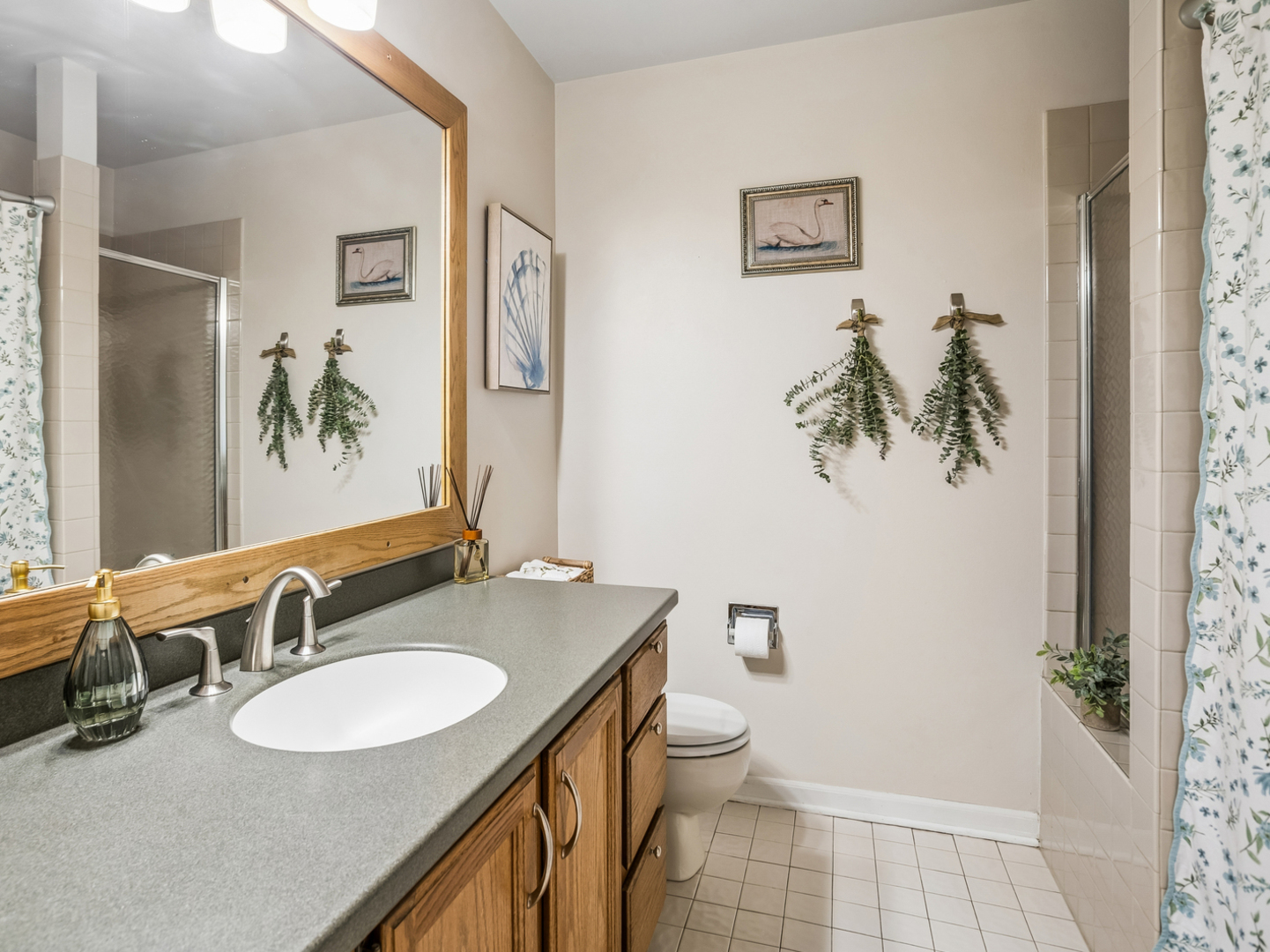 2543 E Hunter Drive Property Photo 18