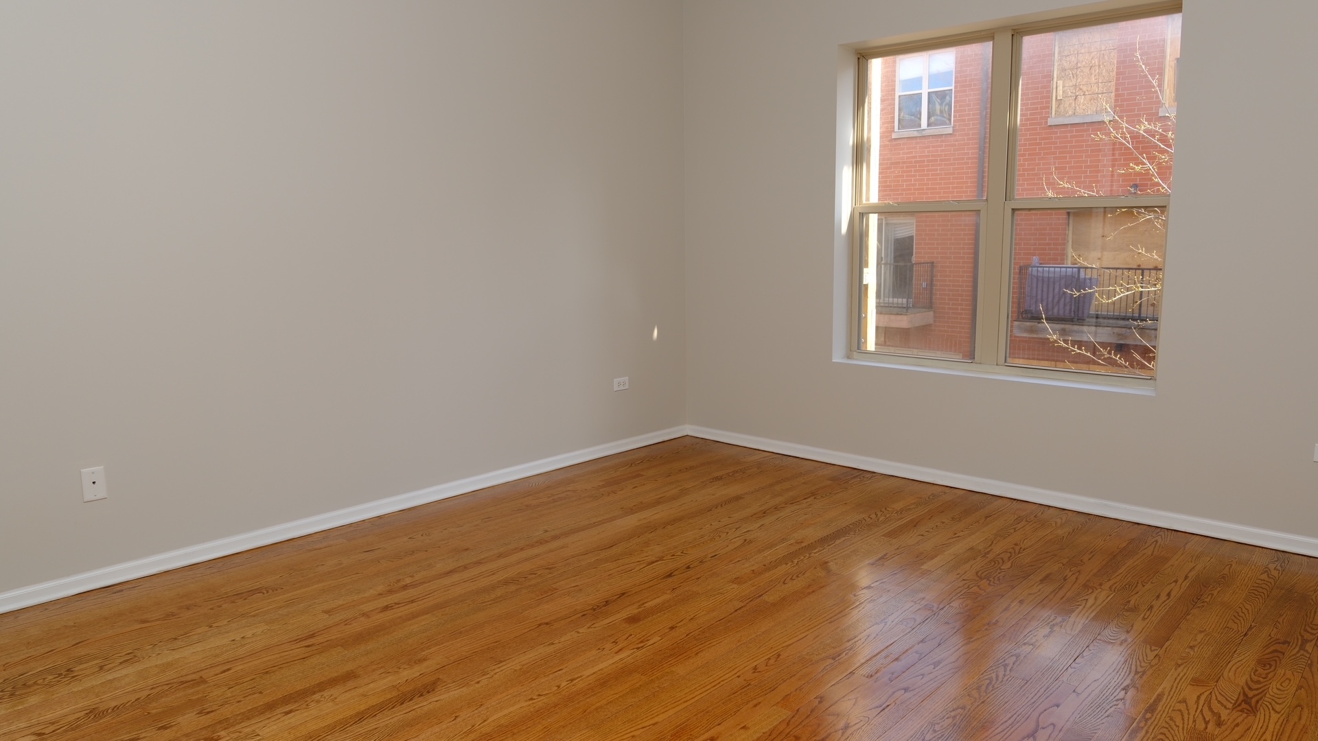 347 E 25th Place 2e Property Photo 15