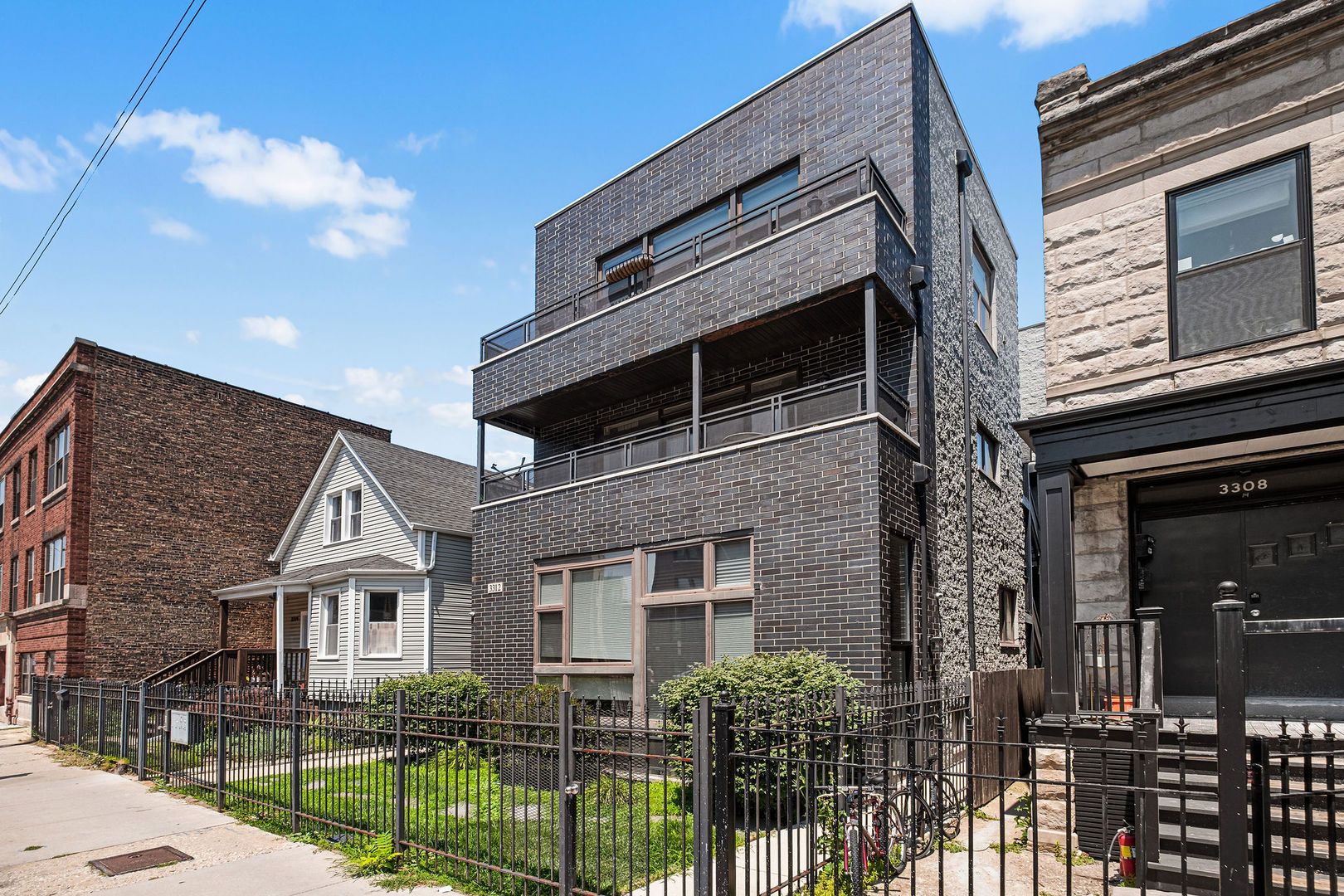 3312 W Diversey Avenue 1n Property Photo 2