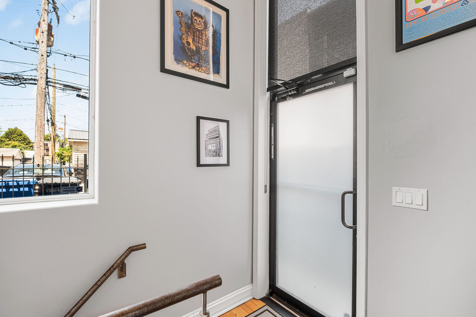 3312 W Diversey Avenue 1n Property Photo 6