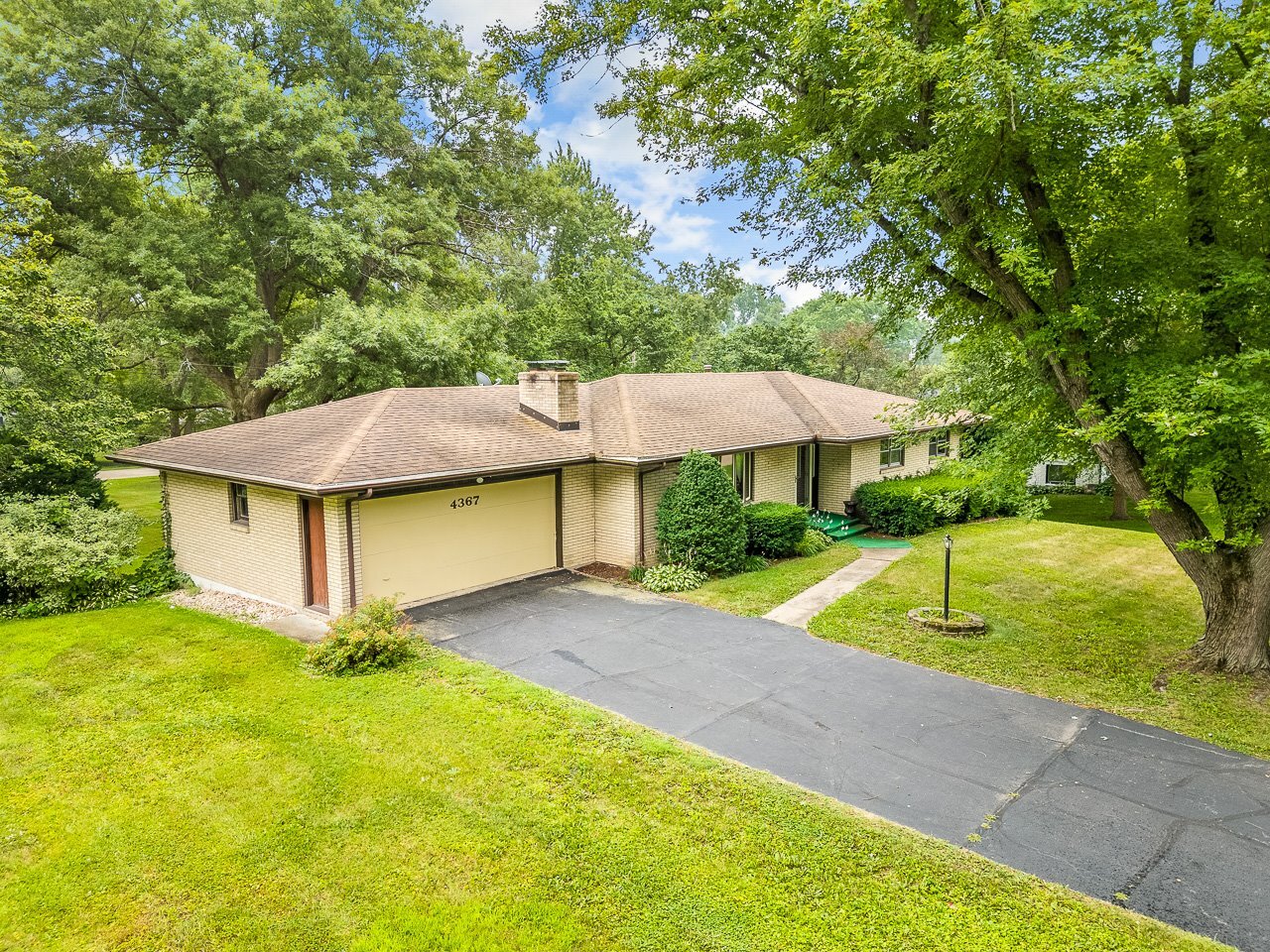 4367 Shorewood Drive Property Photo 2