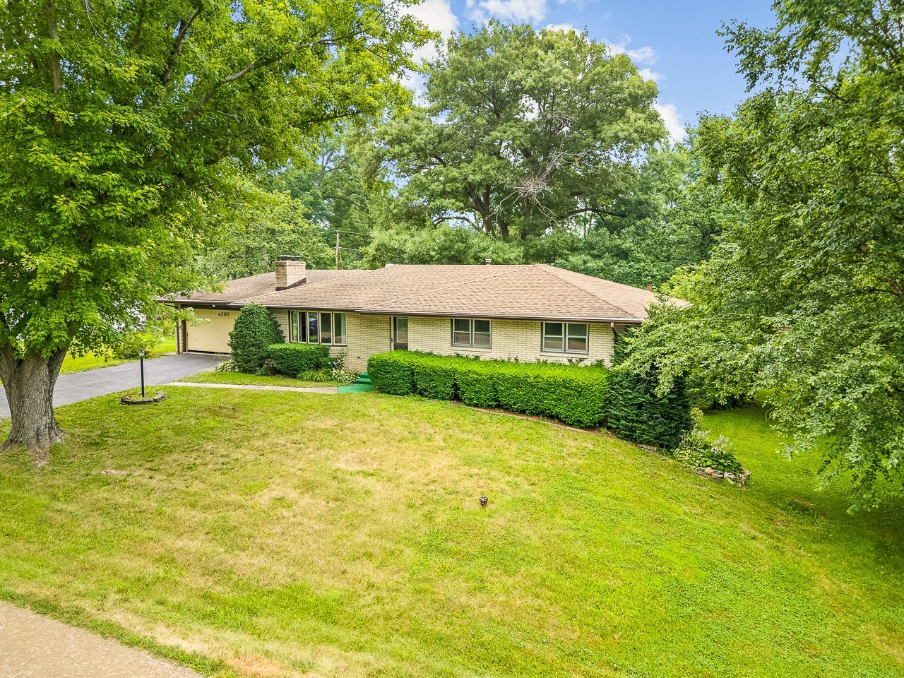4367 Shorewood Drive Property Photo 3