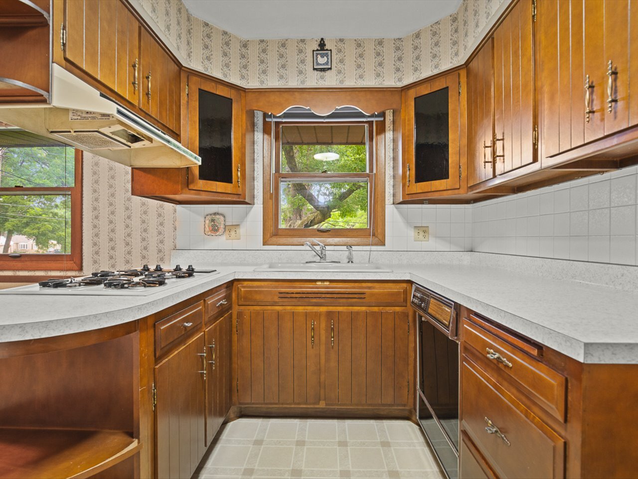 4367 Shorewood Drive Property Photo 9