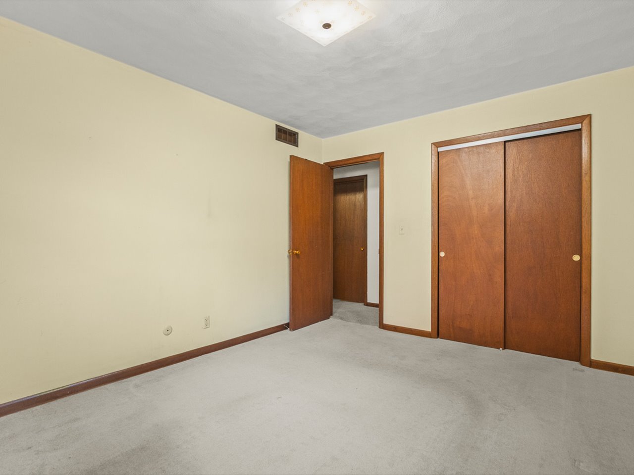 4367 Shorewood Drive Property Photo 19