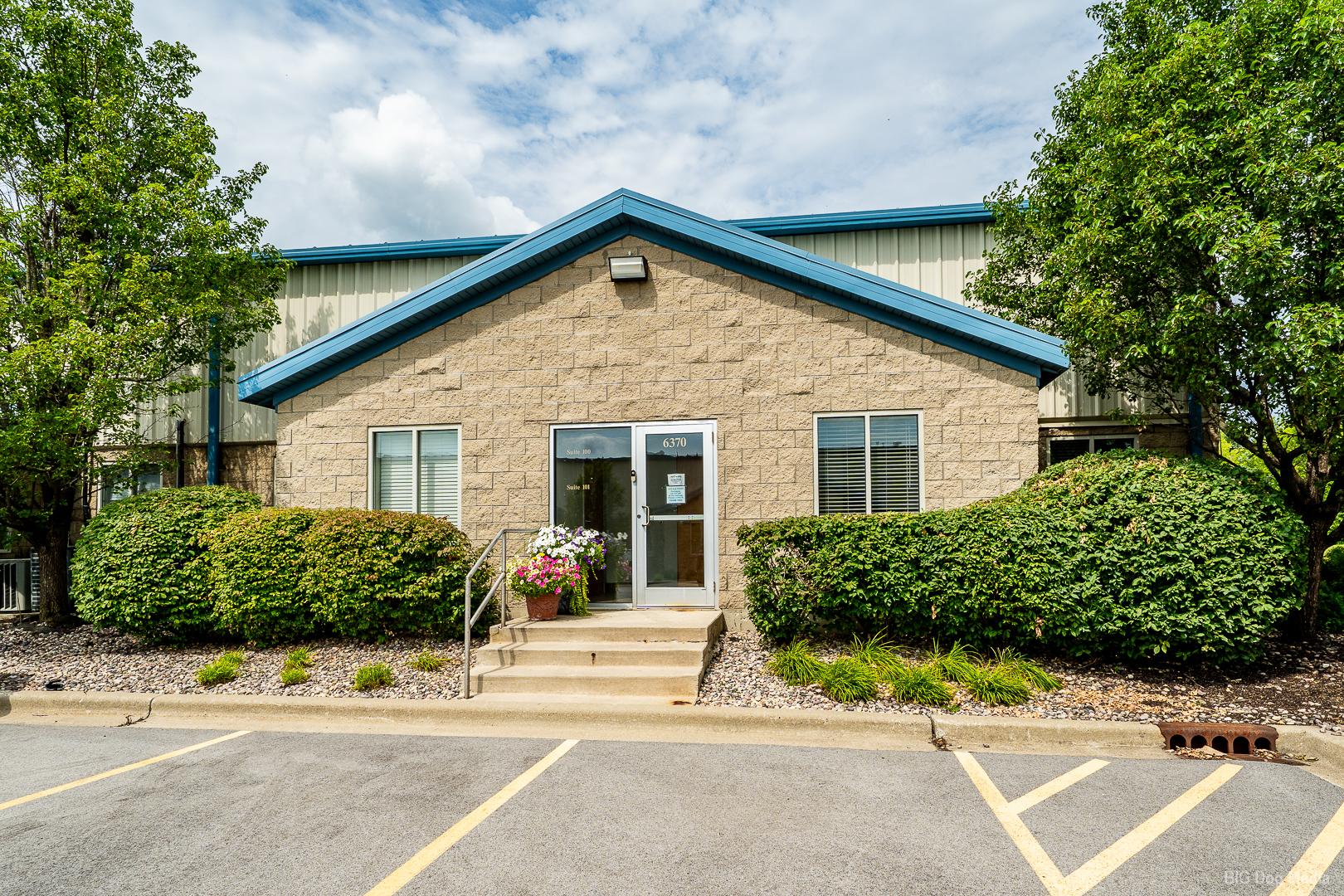 6370 Emerald Parkway 100-101 Property Photo 1