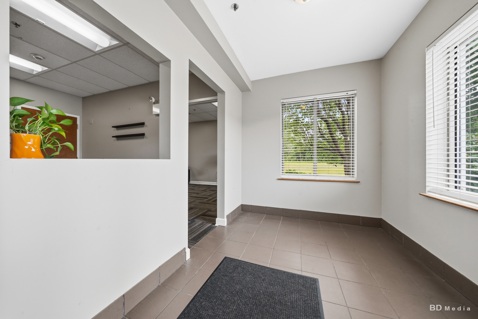 6370 Emerald Parkway 100-101 Property Photo 5