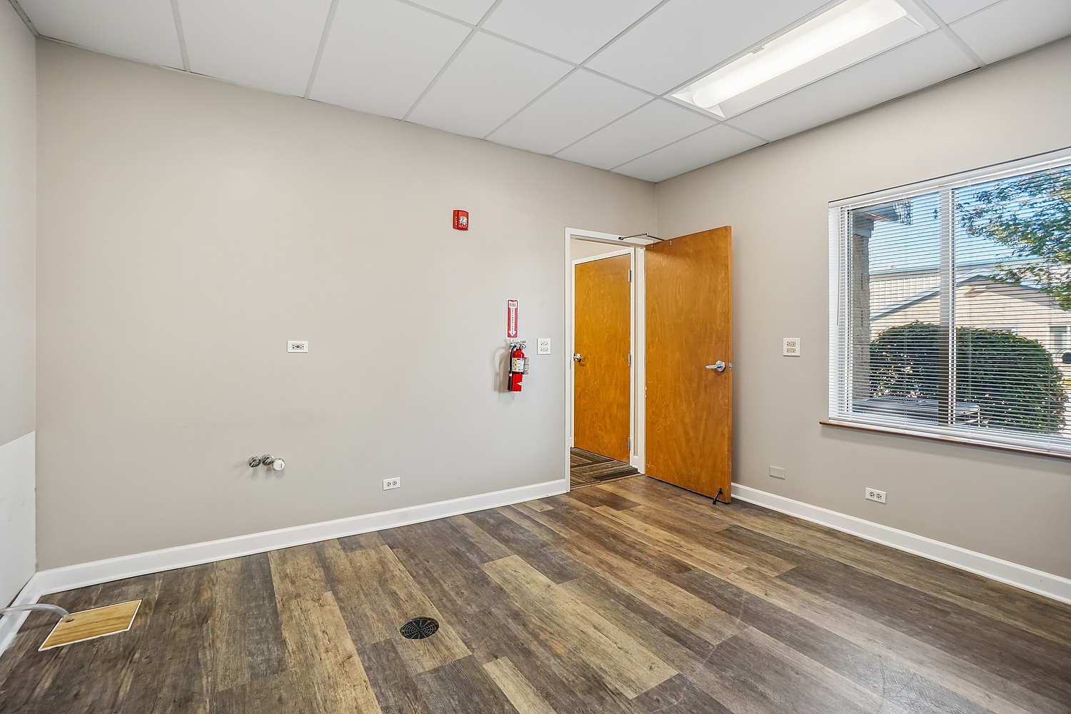 6370 Emerald Parkway 100-101 Property Photo 11