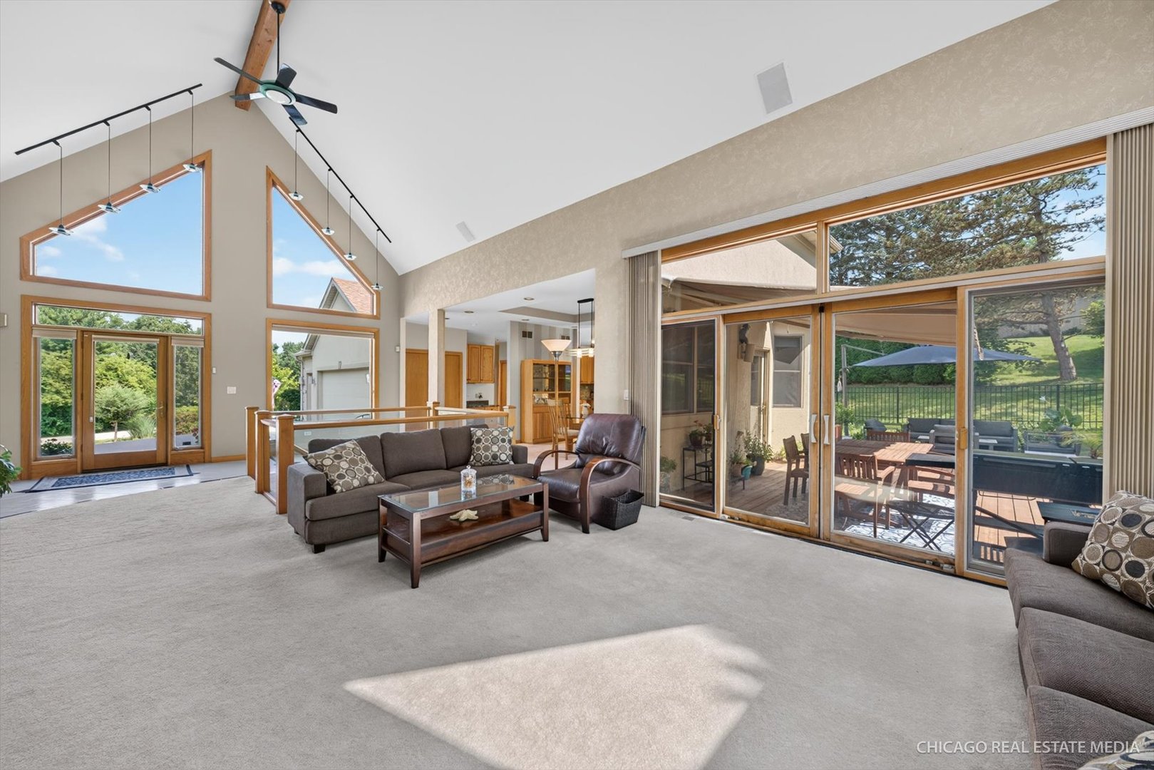 11923 Devonshire Street Property Photo 4