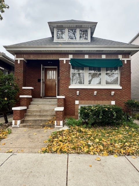 4923 S Komensky Avenue Property Photo 1