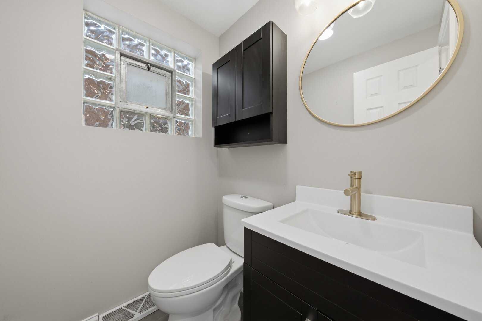 3723 S 53rd Court Property Photo 16