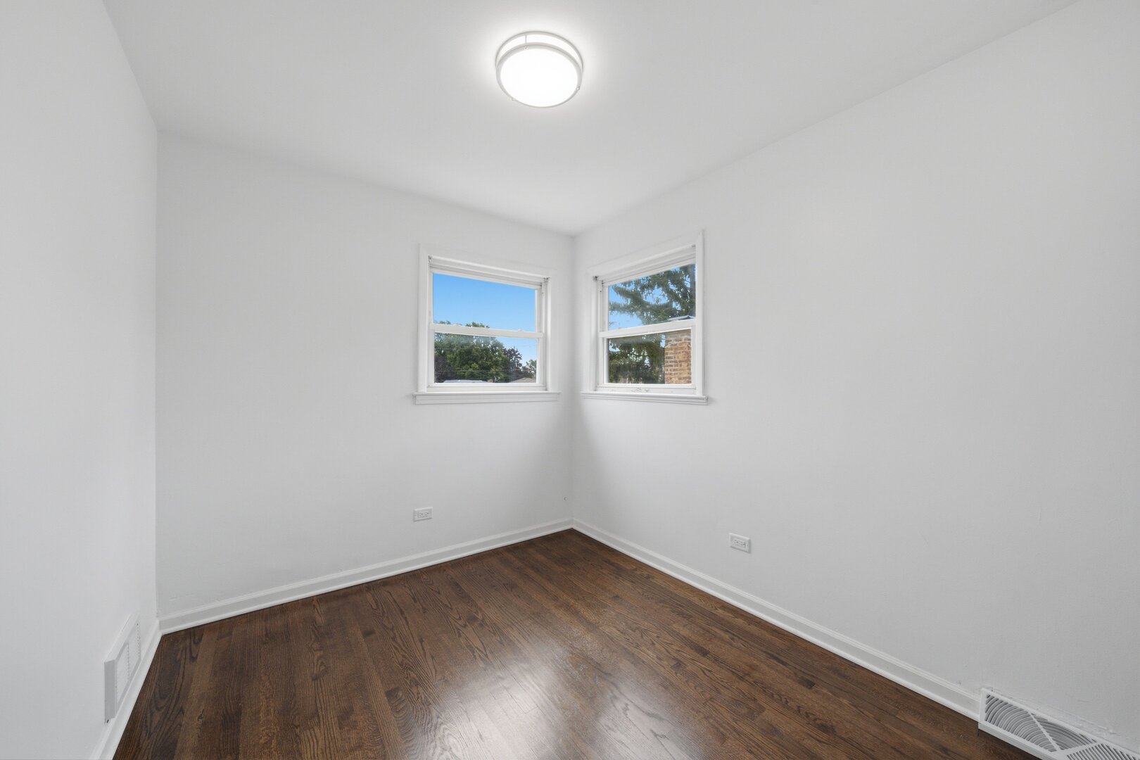 3723 S 53rd Court Property Photo 18