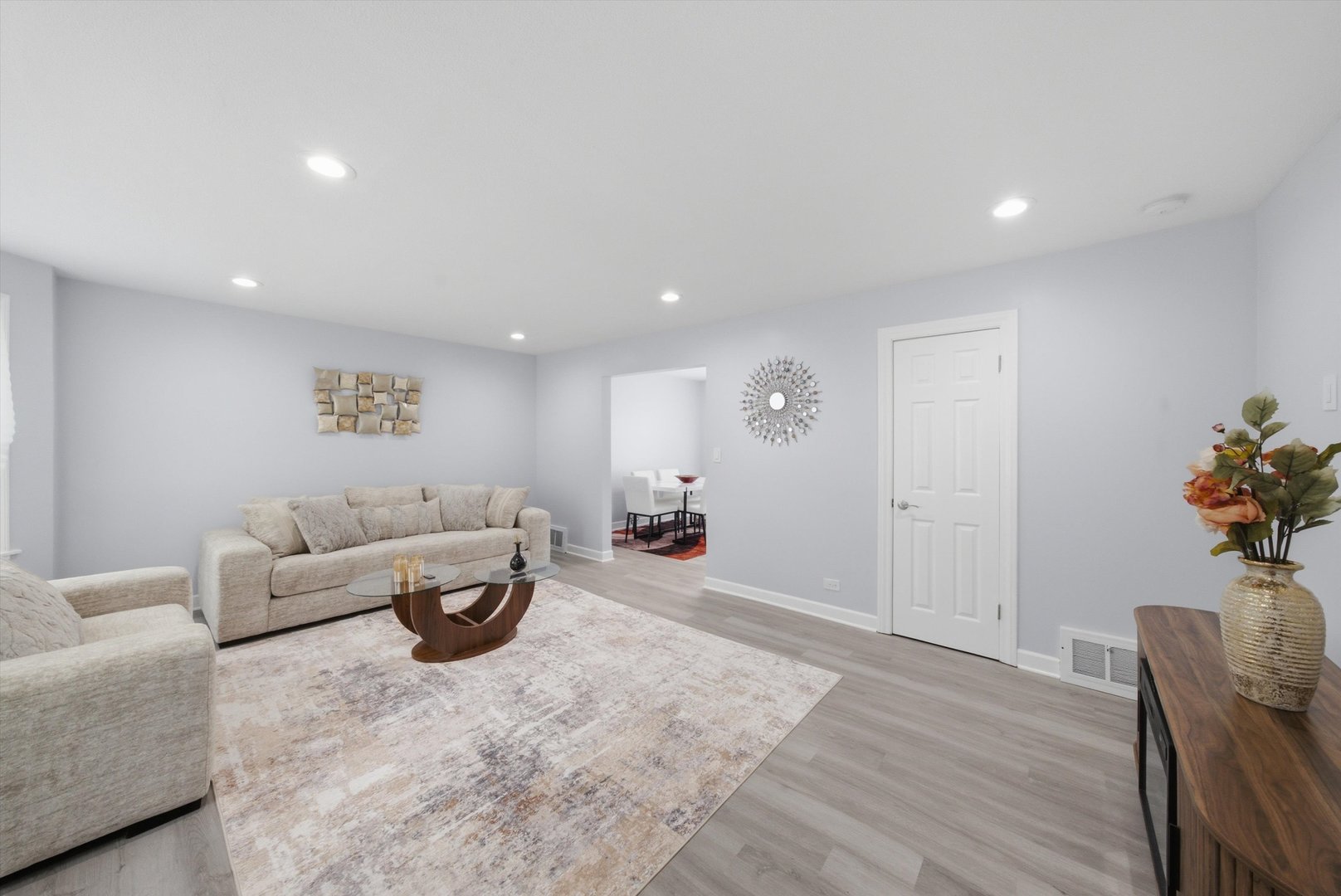1130 156th Place Property Photo 4