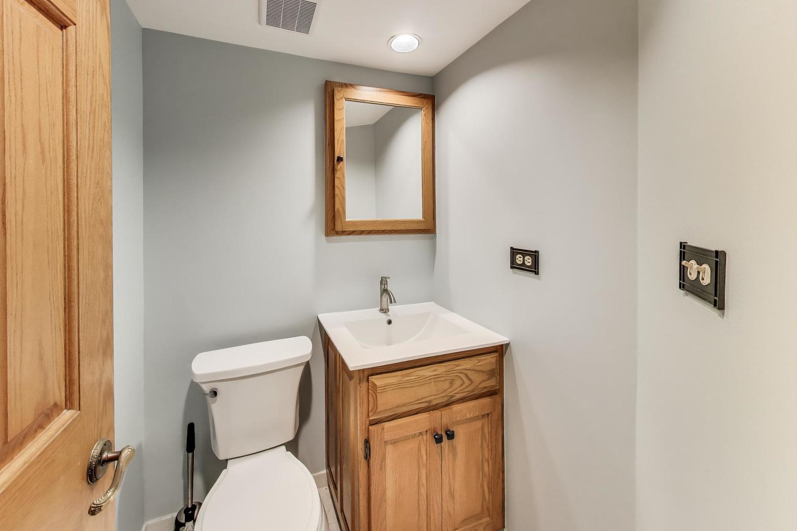 821 S Racine Avenue D Property Photo 11